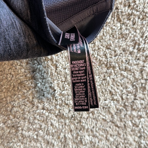 Victoria's Secret Knockout Sport Bra - Picture 3 of 3